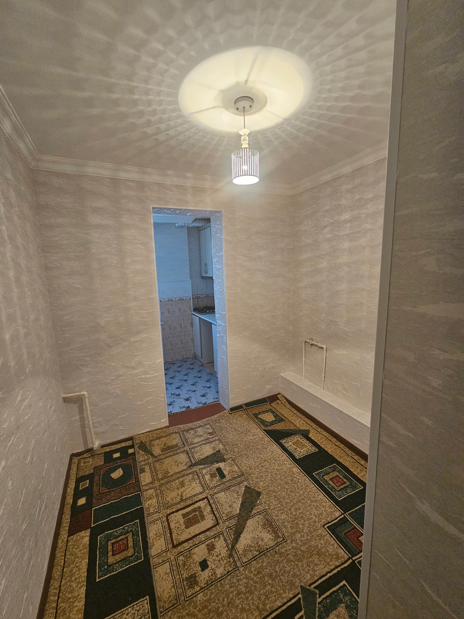 10 mkr, 1 komnat 2 edilen.